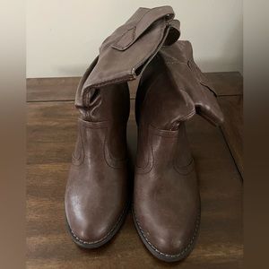Brown short Boots